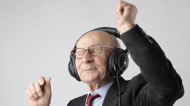 SENIORS / SENIOR ACTIVITY CENTERS